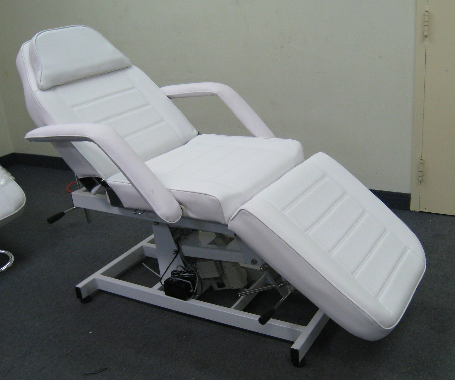 Felix Single-Motor Electric Facial/Wax Bed