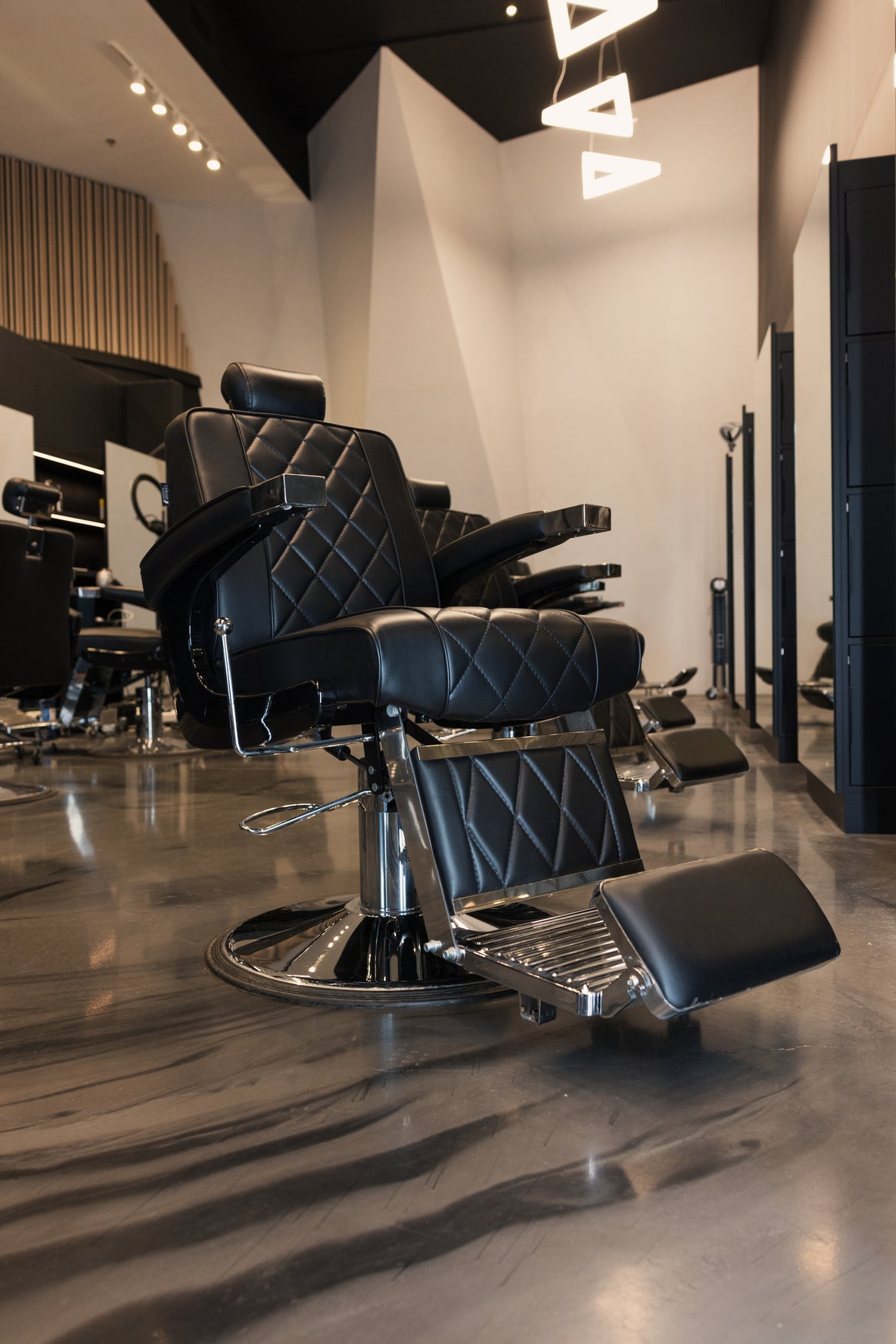 Pacific Barber Chair
