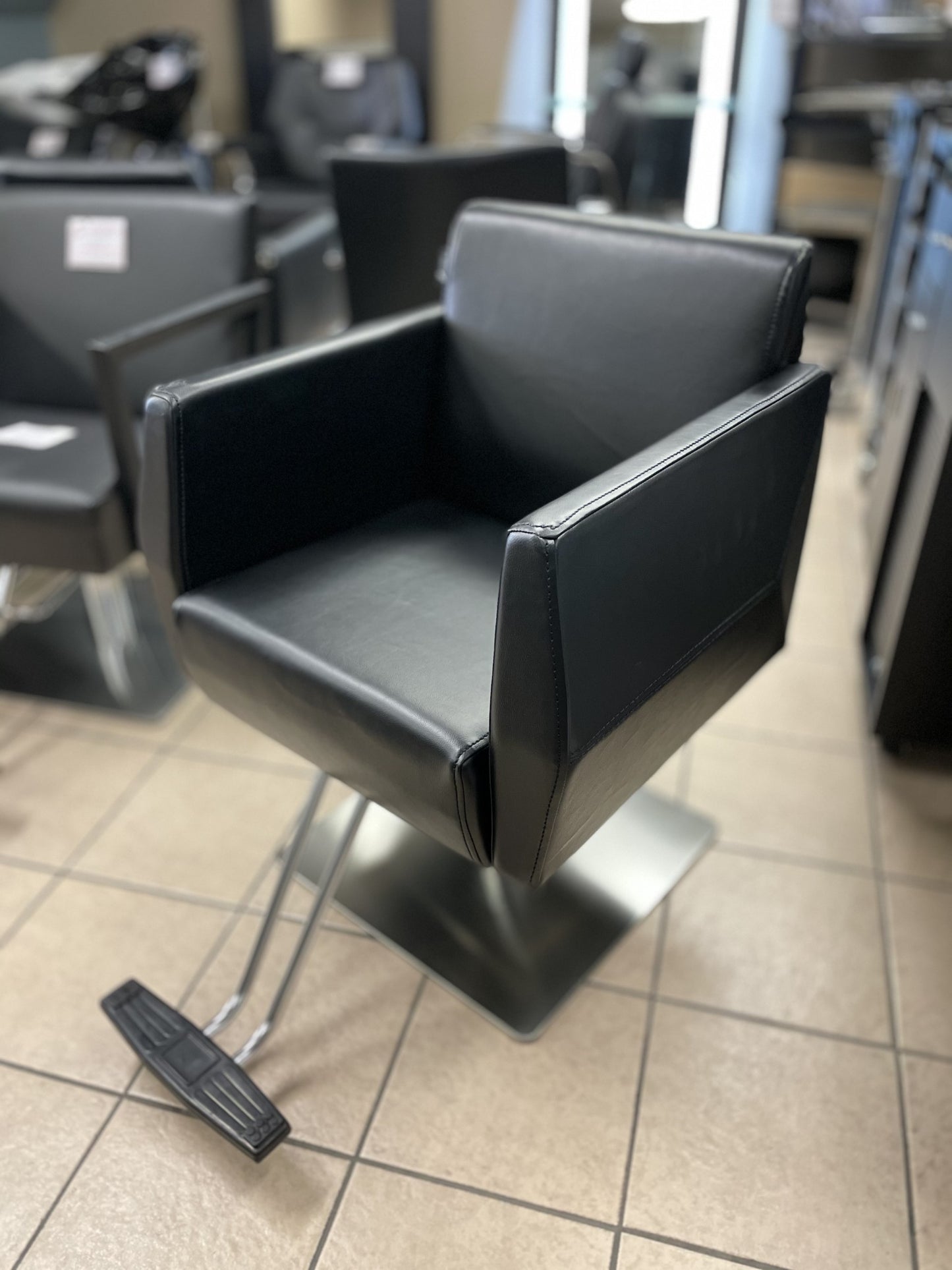 Lea Styling Chair
